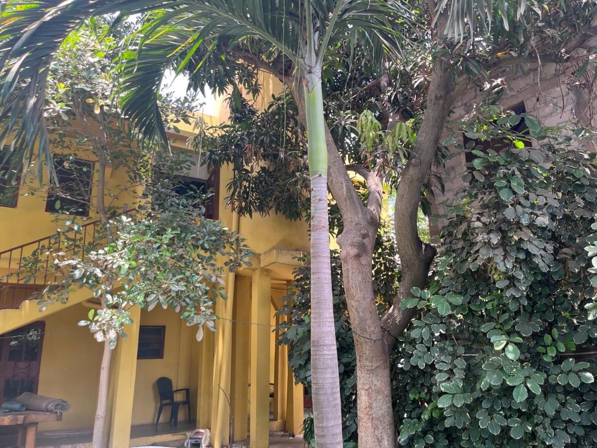 Boli Boli Guesthouse Серекунда Экстерьер фото