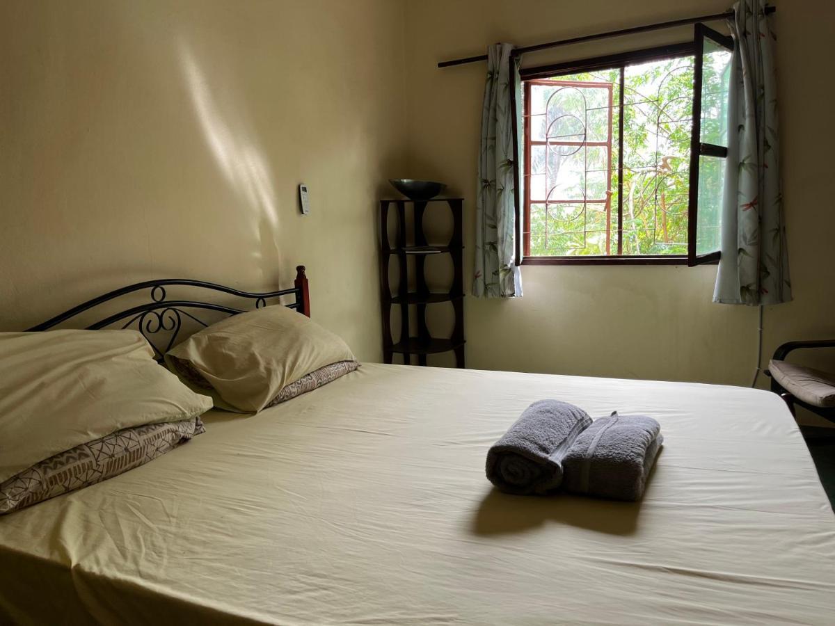 Boli Boli Guesthouse Серекунда Экстерьер фото