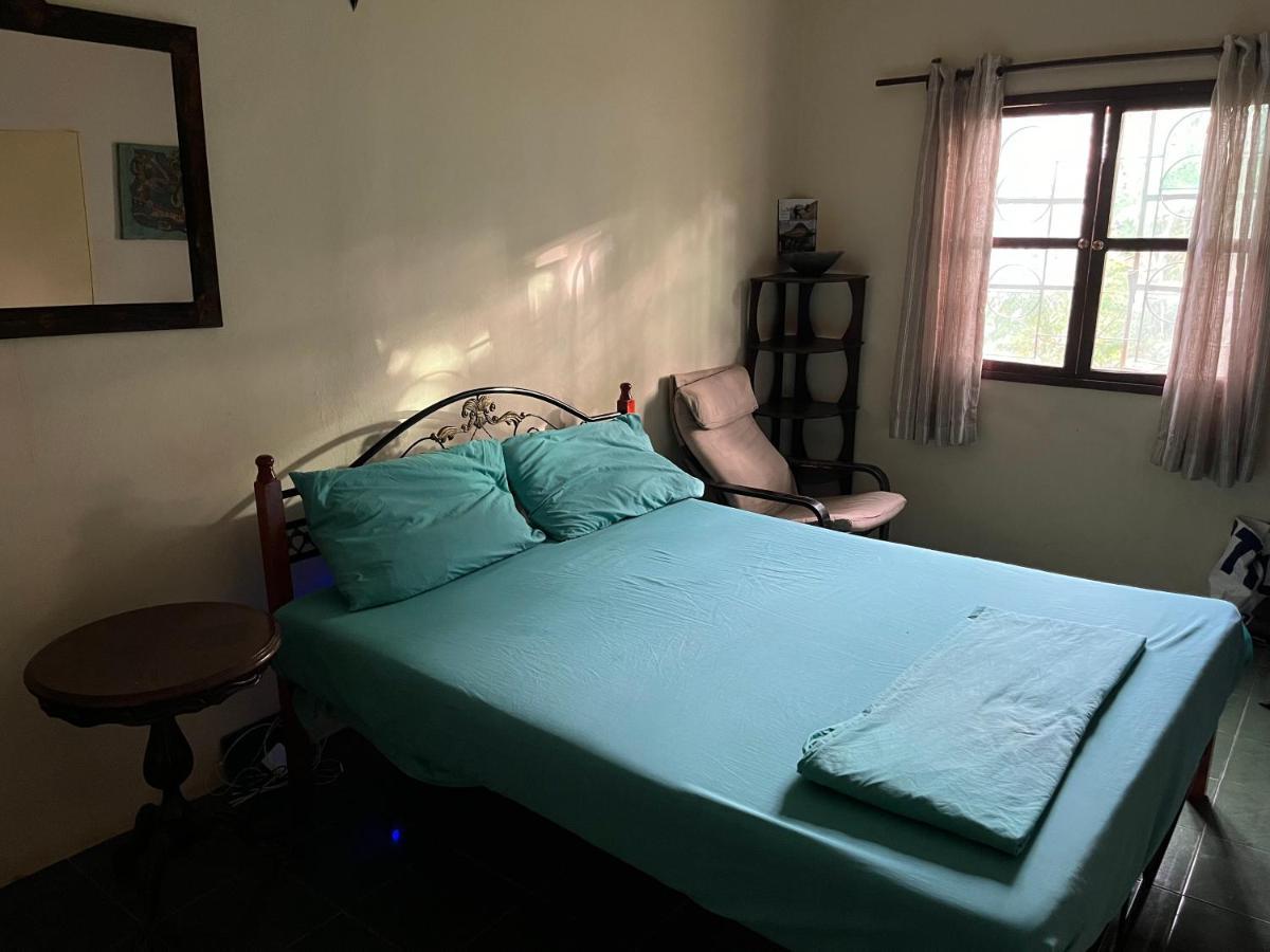 Boli Boli Guesthouse Серекунда Экстерьер фото